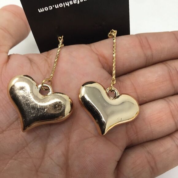 Lightweight Heart Dangle Earrings (H15) - Picture 5 of 5